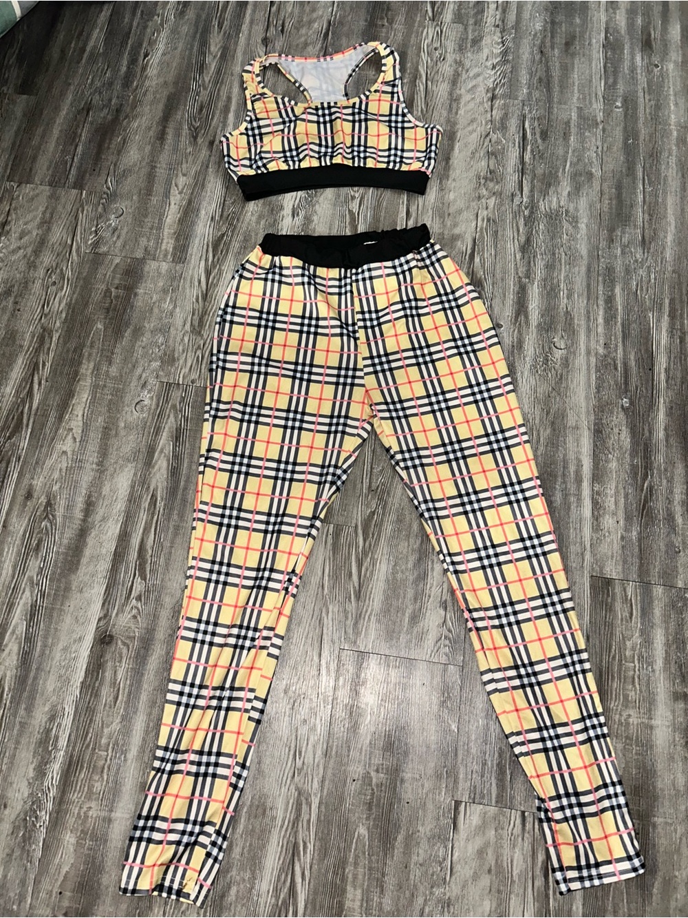 Women’s Multi-Color Sports Bra And Leggings Set - Picture 3 of 3